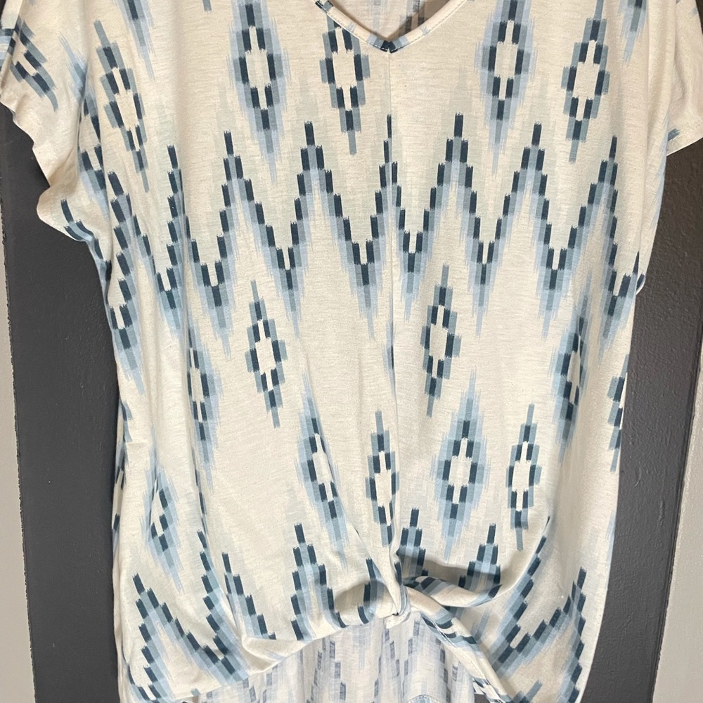 Moa Moa Top Chevron V-neck w/ crop in front 1x